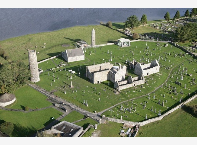 Монастырь Клонмакнойс Ирландия