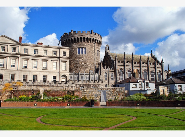 Первое, что бросается в глаза в туристическом Дублине — это архитектурный комплекс его замка