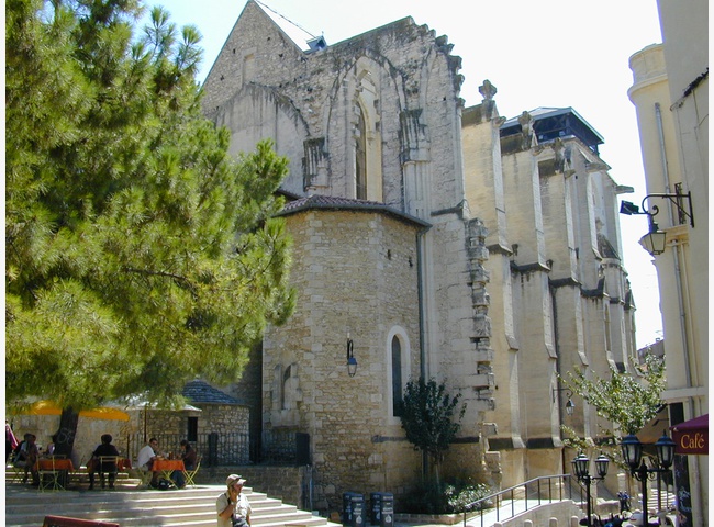 Saint-Roch — святой покровитель Монпелье, где он родился. В церковь св. Рока заходили поклониться паломники на пути св. Иакова в испанский города Сантьяго де Компостела. В церкви хранятся мощи святого Saint-Roch — святой покровитель Монпелье, где он родился. В церковь св. Рока заходили поклониться паломники на пути св. Иакова в испанский города Сантьяго де Компостела. В церкви хранятся мощи святого