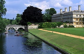 Иллюстрация к Кембридж и дворец Хатфилд